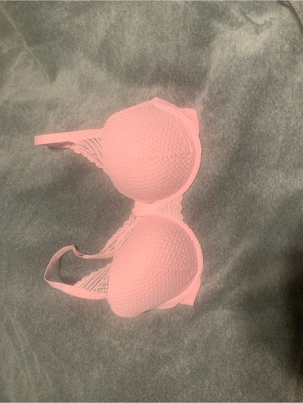 Women’s Light Pink Lace Bra